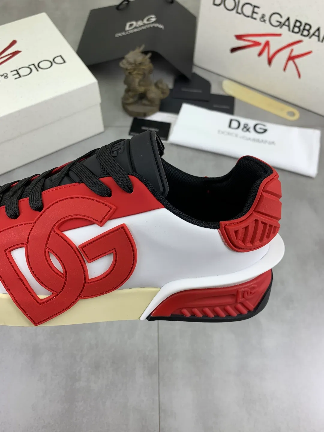 Men's shoes 💰P580💰 [New model] The latest hot style, top original quality, the official website synchronized with "DOLCE&GABBANA [Dolce & Gabbana] ~ High Quality." Effect Low-top casual DG men's shoes, loved by many celebrities, using high-end imported first-layer calfskin splicing logo design + cowhide feet, simple and elegant, perfectly interpreting the latest inspiration for shoes, integrating classics and fashion, luxury dreams, leading fashion Suitable for drivers, light and comfortable to drive, light and breathable for outdoor travel, high-end quality, trustworthy, 5️⃣color🉑️choice! Code number: 38-46